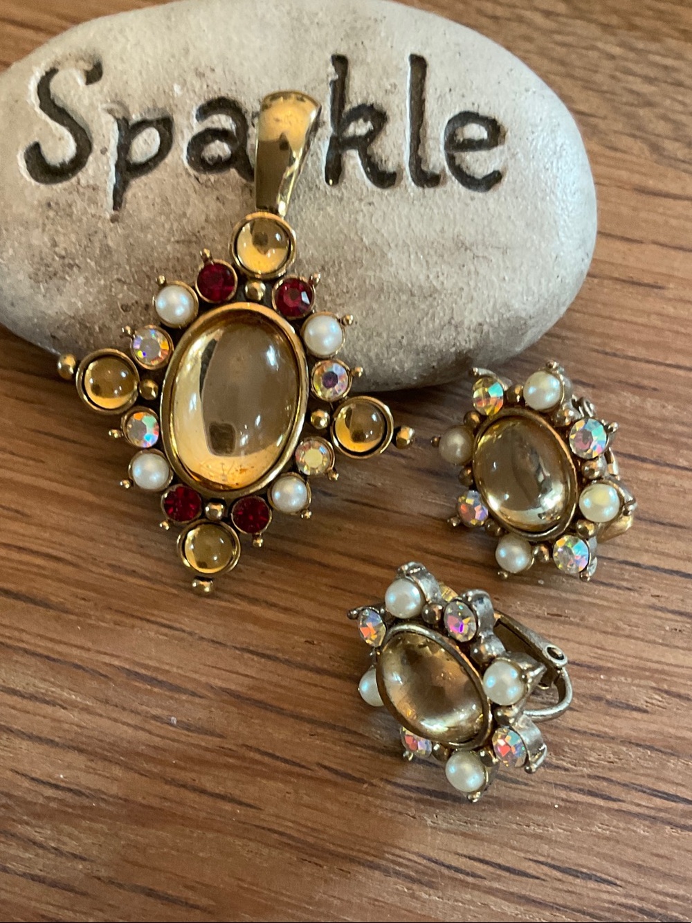 Nina Ricci Avon Signed Pendant With Glass & Pearl Cluster Clip On Earrings
